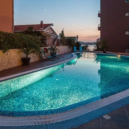 Matej Seaview With Swimming Pool Apartment *
